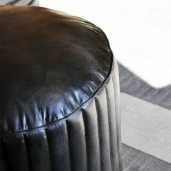 Côté Table Pouf rond cuir noir 42x45cm Couleur Noir 5 Côté Table Pouf rond cuir noir 42x45cm Couleur Noir -Côté Table Soldes Boutique 20789920 500 C